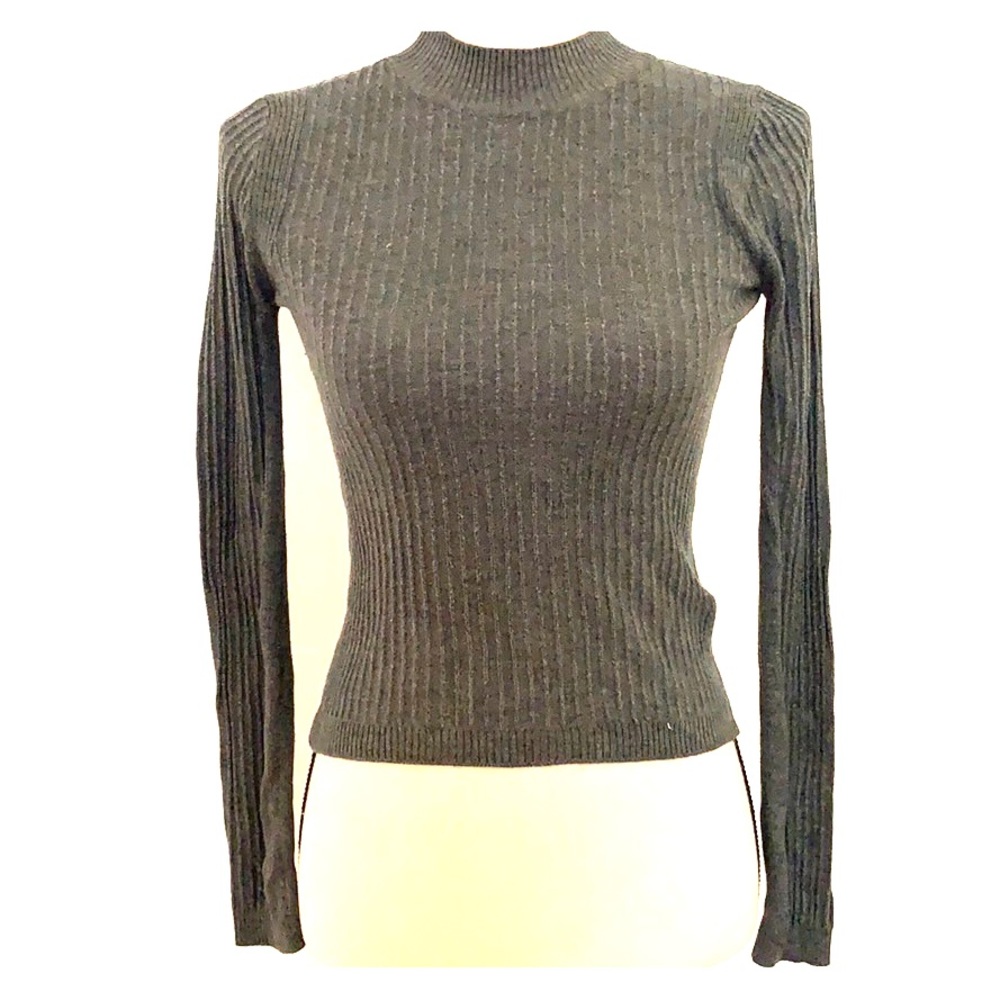 Long sleeve grey knit
